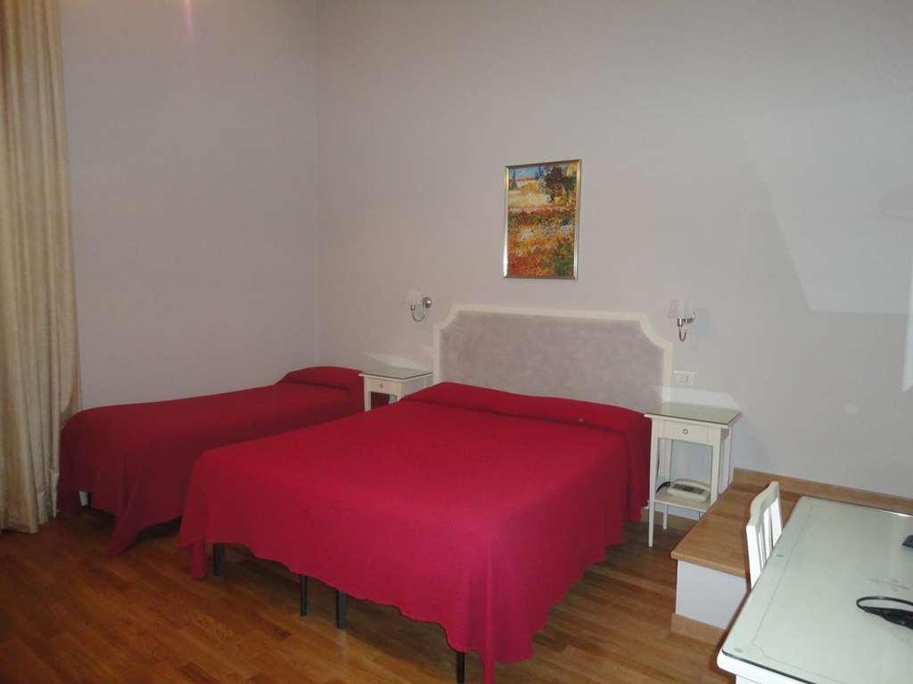 Hotel Delle Camelie Florence Room photo